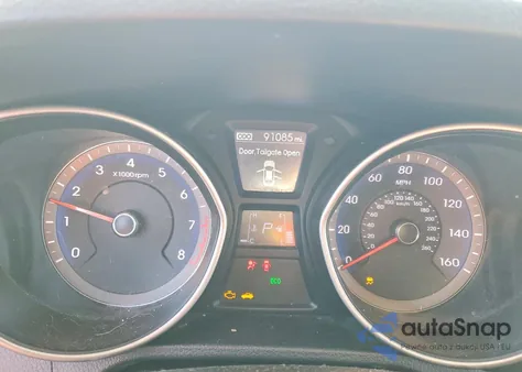 2013 Hyundai Elantra Gt z USA, uszkodzony, nr VIN KMHD35LE1DU082750